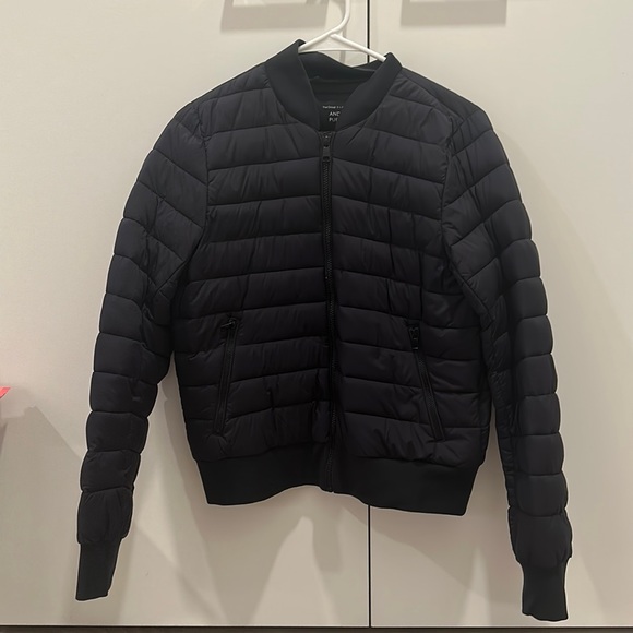 The Group by Babaton Black Andes Puffer - Picture 3 of 6